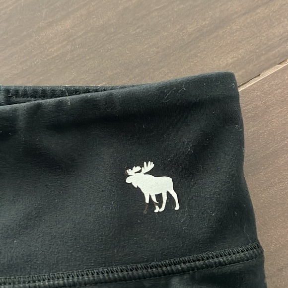 Abercrombie Kids Black Flare Leggings - Picture 3 of 4